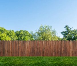 Comment obtenir une clôture en bois qui protège et décore en même temps ?