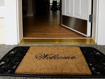 Quelle matière choisir pour un tapis d’entrée ?