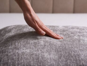 Apprenez à choisir le bon coussin en velours pour votre déco